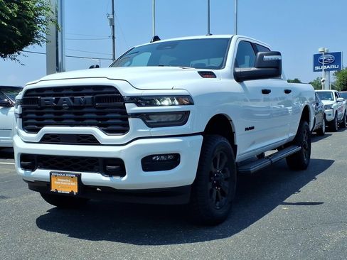Certified 2025 RAM 2500 Big Horn AWD/4WD image 3