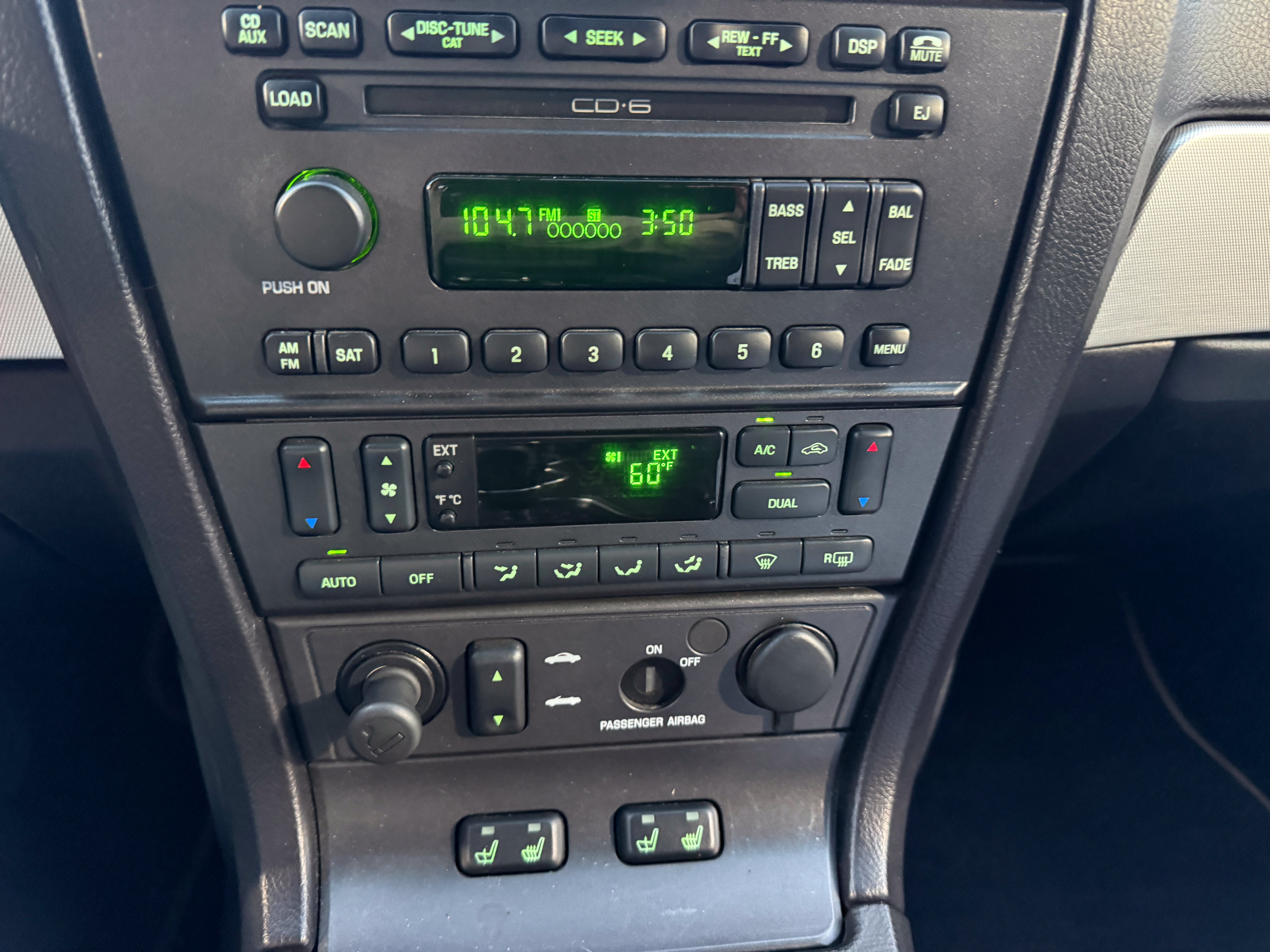 Used 2005 Ford Thunderbird RWD image 9