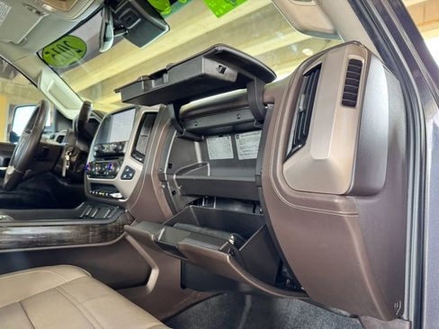 Used 2015 GMC Sierra 2500 Denali w/ Driver Alert Package image 27