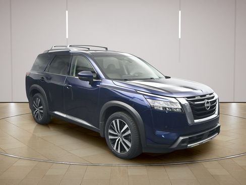Used 2024 Nissan Pathfinder Platinum AWD/4WD image 1