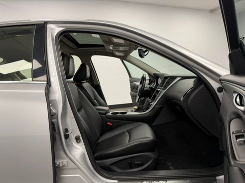 Used 2019 INFINITI Q50 Luxe w/ Essential Package (3.0T Luxe) AWD/4WD image 34