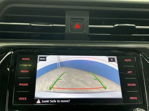 Used 2020 Volkswagen Passat 2.0T R-Line image 10