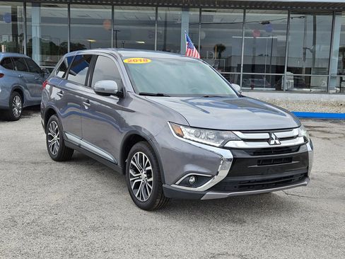 Used 2018 Mitsubishi Outlander SE FWD image 2