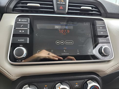 Used 2020 Nissan Versa SV image 22