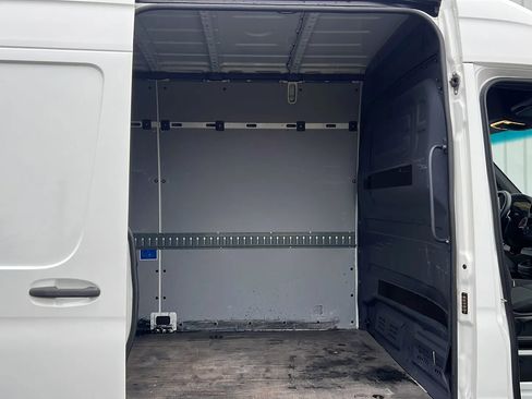 Used 2020 Freightliner Sprinter 2500 image 14