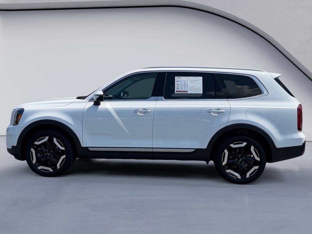 Used 2024 Kia Telluride S w/ S Sunroof Package FWD image 2