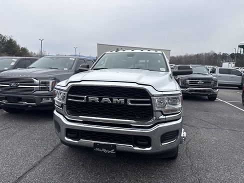 Used 2022 RAM 3500 Tradesman image 6