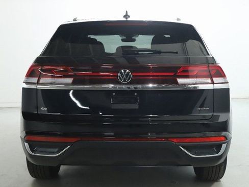 Used 2025 Volkswagen Atlas Cross Sport SE image 41