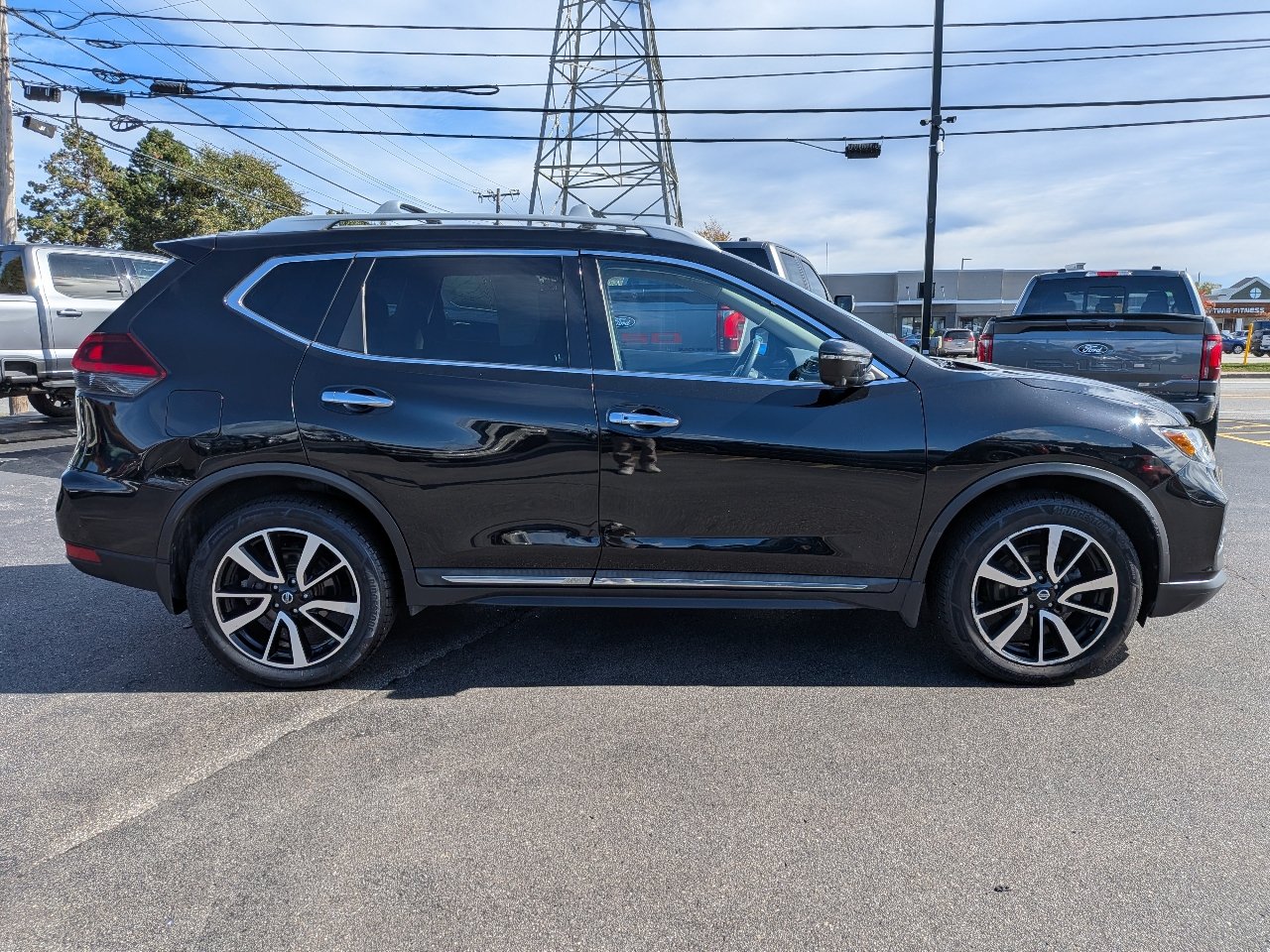 Used 2019 Nissan Rogue SL w/ Premium Package AWD/4WD image 3