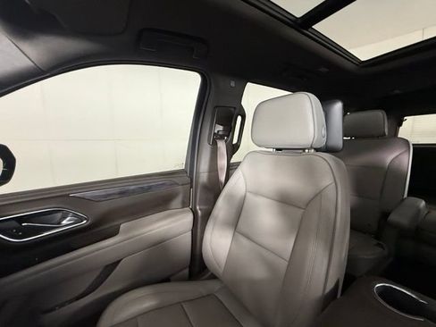 Used 2021 GMC Yukon SLT w/ SLT Premium Package RWD image 13