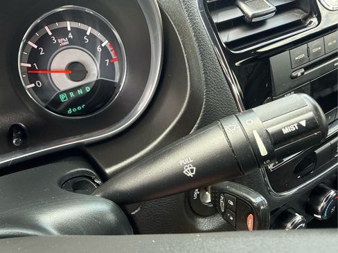 Used 2013 Chrysler 200 LX FWD image 19