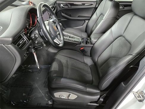 Used 2021 Porsche Macan image 13