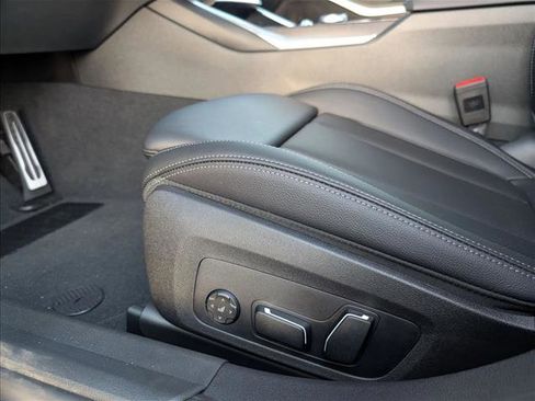 New 2026 BMW 330i Sedan w/ M Sport Package image 4