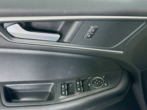 Used 2024 Ford Edge SEL image 15