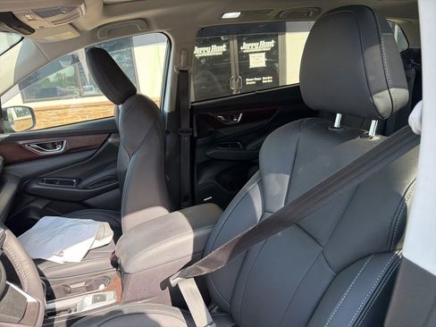 Used 2023 Subaru Ascent Touring image 3