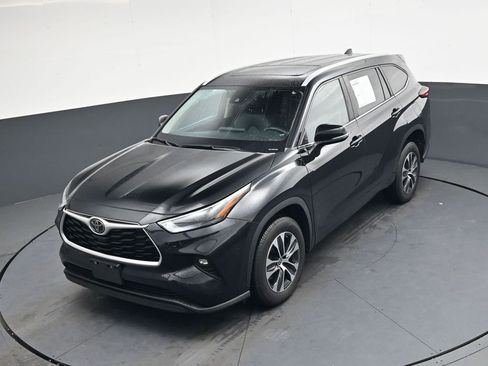 Used 2023 Toyota Highlander L image 27