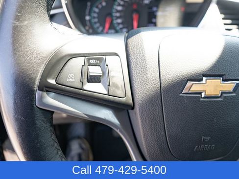 Used 2020 Chevrolet Trax LT w/ LT Convenience Package AWD/4WD image 25
