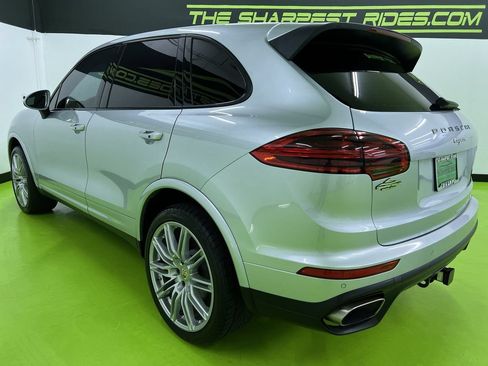 Used 2017 Porsche Cayenne Platinum Edition w/ Premium Package (PJV) AWD/4WD image 7