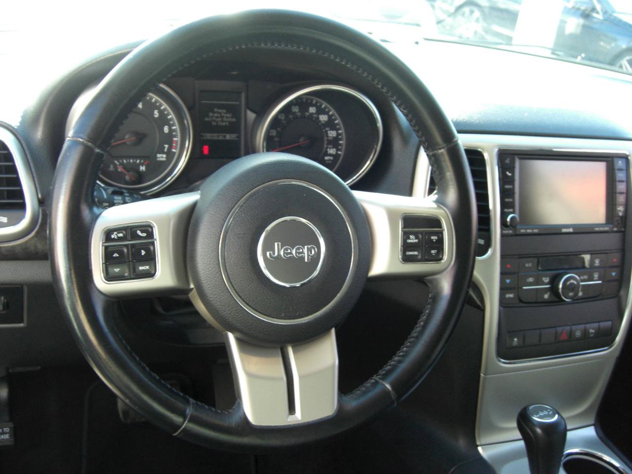 Used 2011 Jeep Grand Cherokee Laredo AWD/4WD image 9