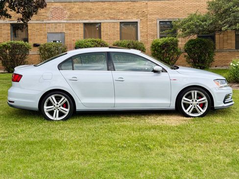 Used 2017 Volkswagen Jetta GLI FWD image 5