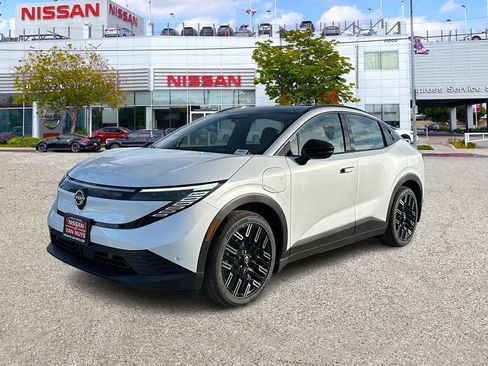 New 2026 Nissan Leaf Platinum+ w/ Cargo Package (Platinum+) FWD image 1
