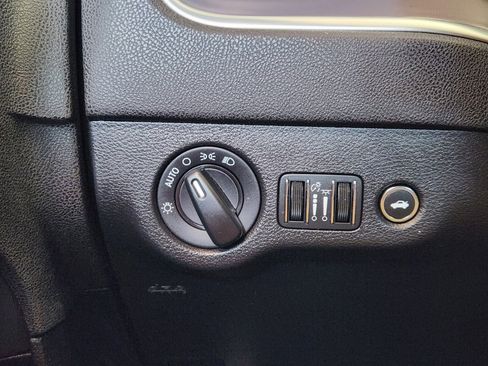 Used 2020 Dodge Charger SXT image 23