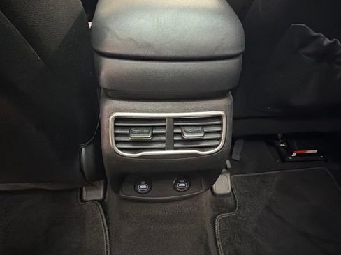 Used 2022 Hyundai Santa Fe SEL w/ Convenience + Premium Package FWD image 15