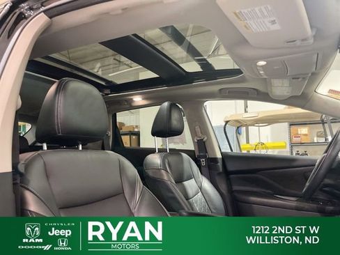 Used 2020 Nissan Murano Platinum w/ Cargo Package image 26
