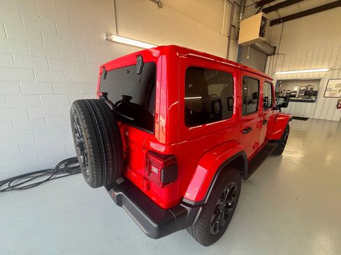 Certified 2025 Jeep Wrangler Unlimited Sahara AWD/4WD image 8