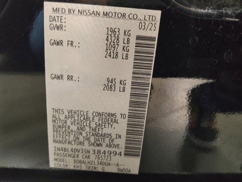 Used 2025 Nissan Altima 2.5 SV FWD image 33