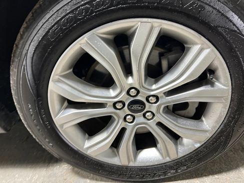 Used 2024 Ford Edge Titanium AWD/4WD image 43