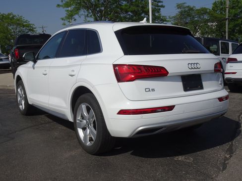 Used 2019 Audi Q5 2.0T Premium Plus w/ Premium Plus Package AWD/4WD image 3