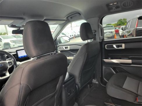 Certified 2022 Ford Explorer XLT image 9