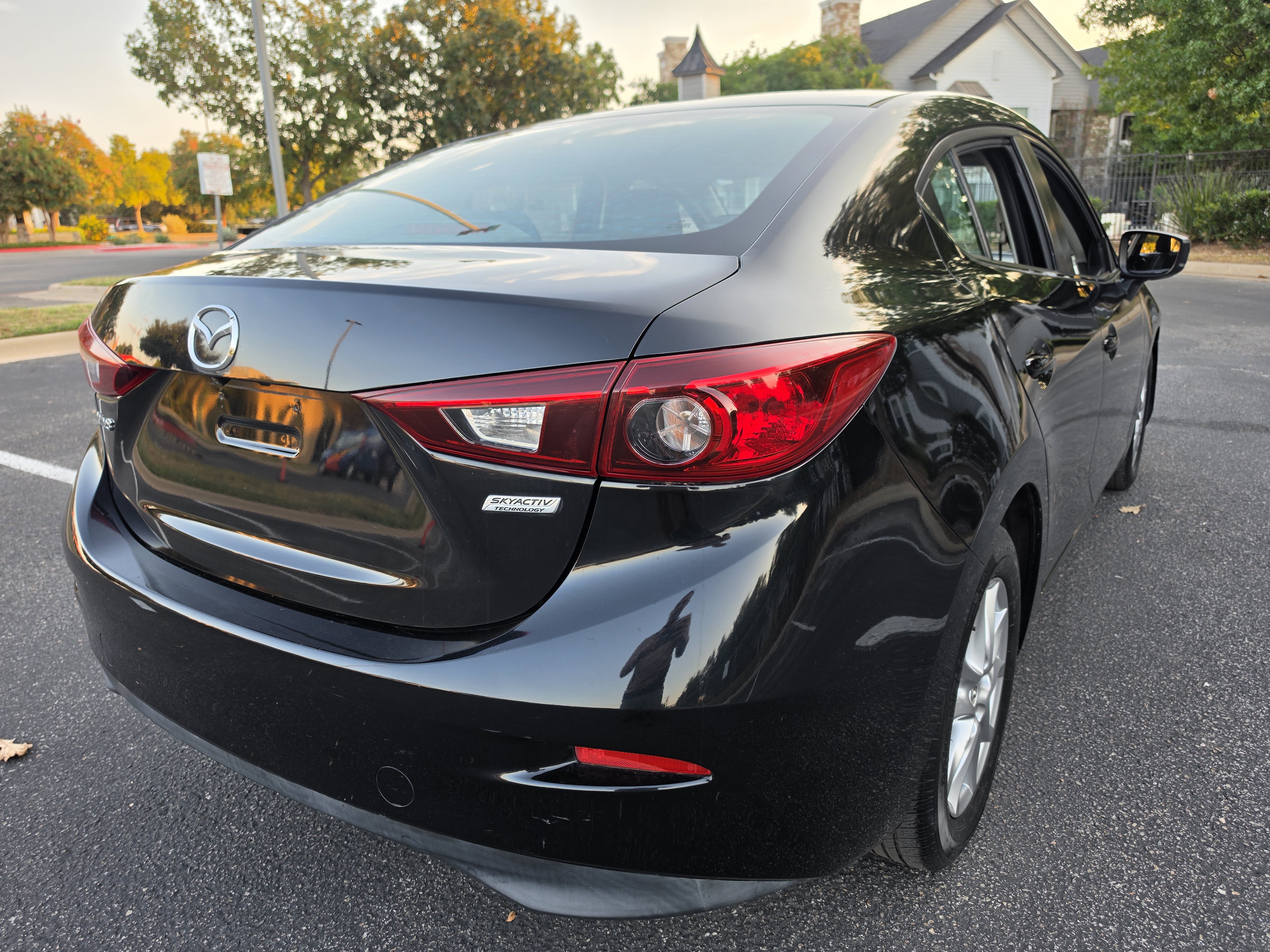 Used 2018 MAZDA MAZDA3 Sport w/ Preferred Equipment Package FWD image 8
