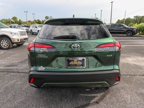 Used 2023 Toyota Corolla Cross XLE w/ Convenience Package FWD image 8