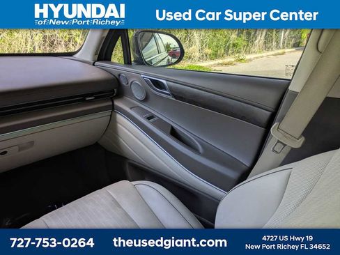 Used 2022 Genesis GV80 2.5T w/ Prestige Package 04 AWD/4WD image 20