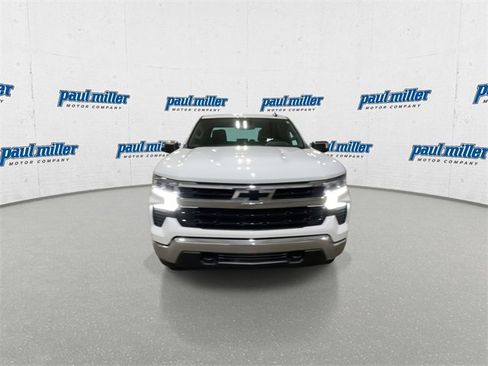 Used 2023 Chevrolet Silverado 1500 LT image 3