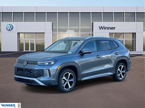 New 2025 Volkswagen Tiguan SE image 1