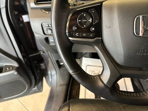 Used 2021 Honda Pilot Touring image 11