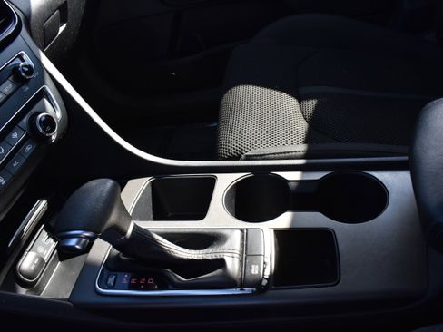 Used 2020 Kia Optima LX image 21