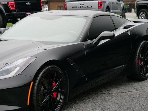 Used 2017 Chevrolet Corvette Stingray Coupe w/ 1LT RWD image 31