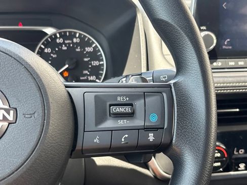 Used 2024 Nissan Rogue SV FWD image 21