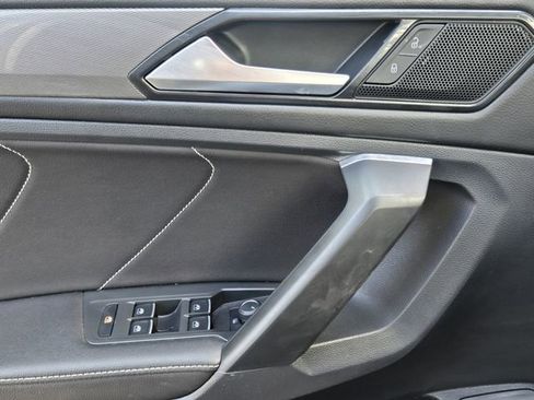 Certified 2023 Volkswagen Tiguan SE FWD image 29