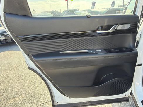 Used 2023 Hyundai Palisade Calligraphy image 22