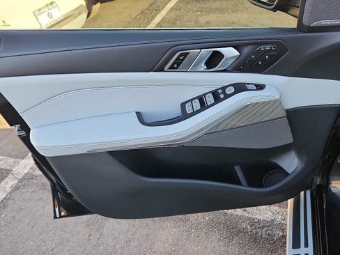 Used 2023 BMW X7 xDrive40i w/ Executive Package image 12