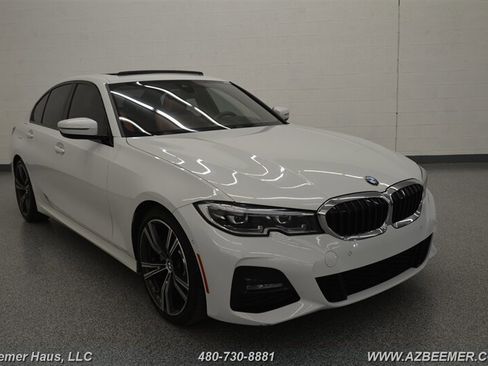 Used 2021 BMW 330i Sedan w/ M Sport Package RWD image 6