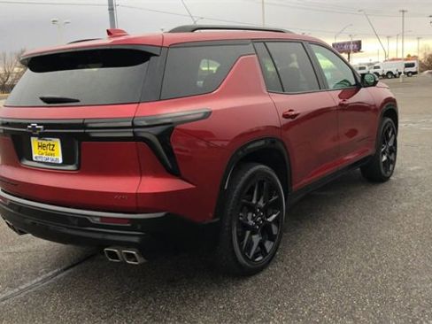 Used 2024 Chevrolet Traverse RS image 8