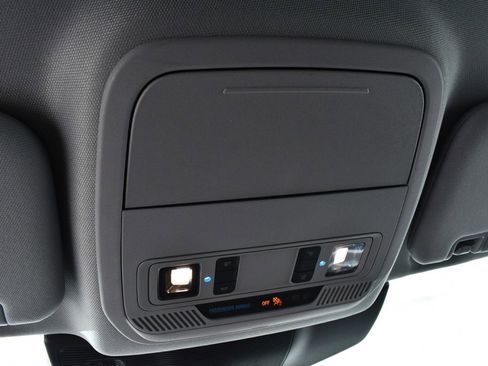 Used 2023 Ford Explorer XLT w/ Equipment Group 202A image 35