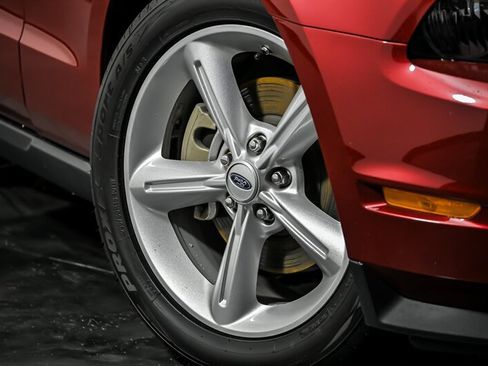 Used 2010 Ford Mustang GT RWD image 3