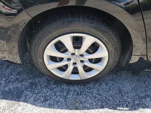 Used 2023 Toyota Corolla LE FWD image 7